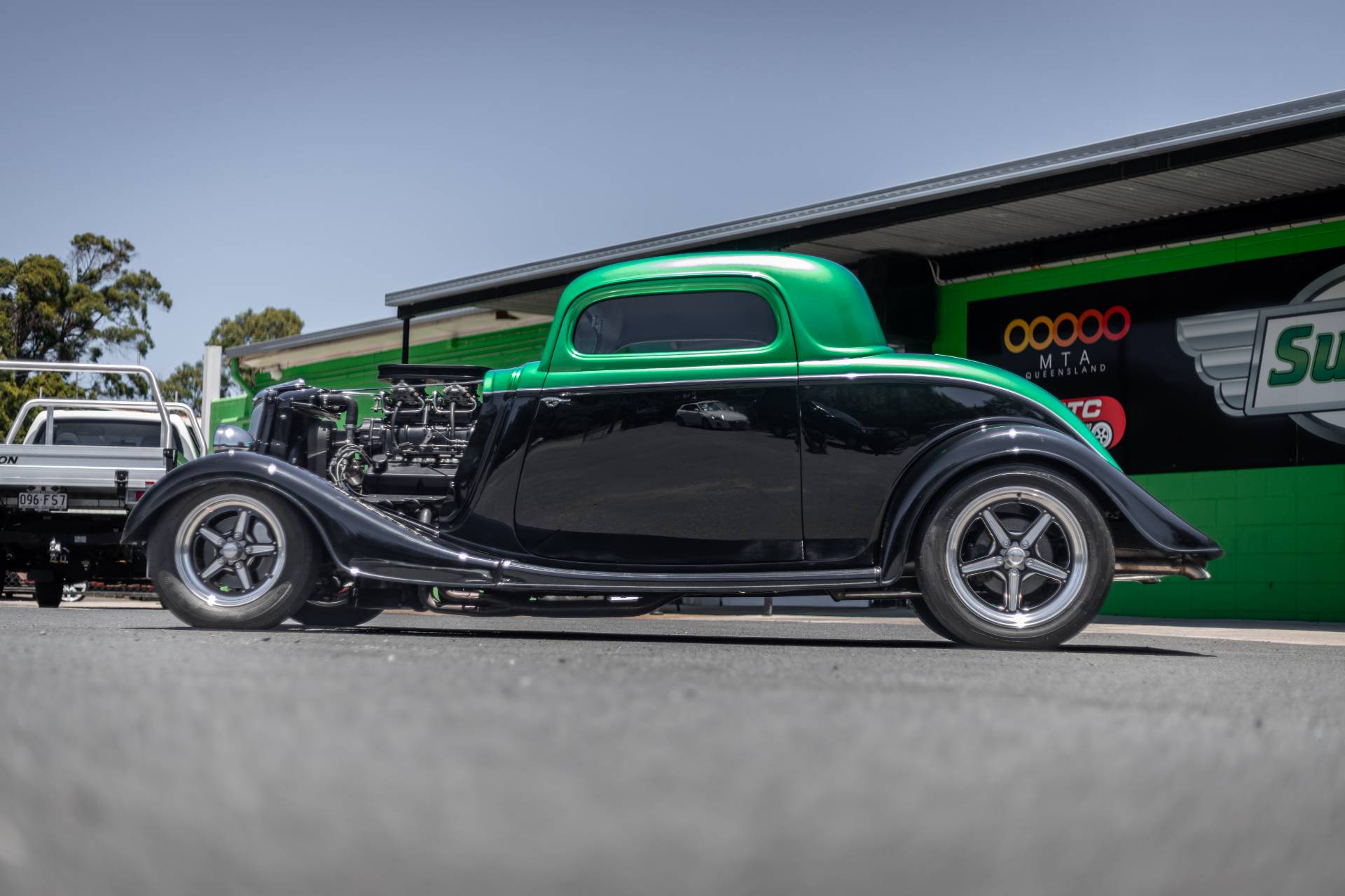 1934 Ford 3W Coupe & Harley Street 500 work #9
